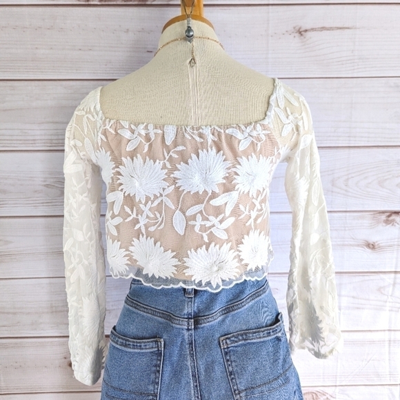 Here Comes the Sun Floral Lace Crop Top with Nude Panel in White Size Small - Picture 2 of 8